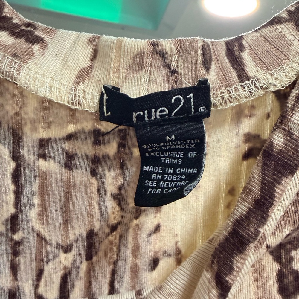 Rue 21 Snake Print Long Sleeve Crop Top - Picture 3 of 3